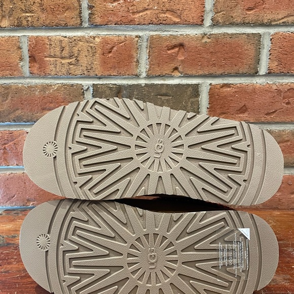 Ugg Tazz - Picture 8 of 9